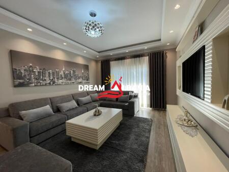 Apartament 2+1+2Wc+2 Ballkone dhe kuzhine me Vete ne Shitje ne Fresk, prane Restorant Muraga ne Tirane(ID 4151168)