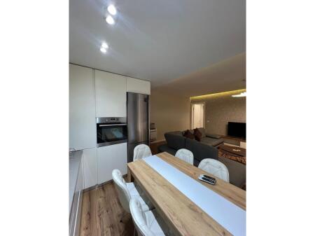 APARTAMENT 2+1+ POST PARKIMI, KOMPLEKSI DELIJORGJI 1,100 € /Muaj