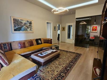 📍 SHITET APARTAMENT LUKSOZ 3+1+2 - Rruga Peti! 🏠✨