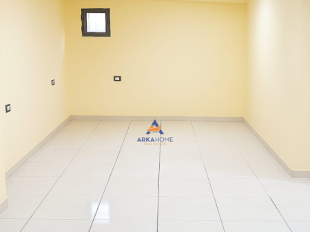 JEPET DYQAN ME QERA 30M2 "TEK RRUGA E DURRESIT" 450 EURO