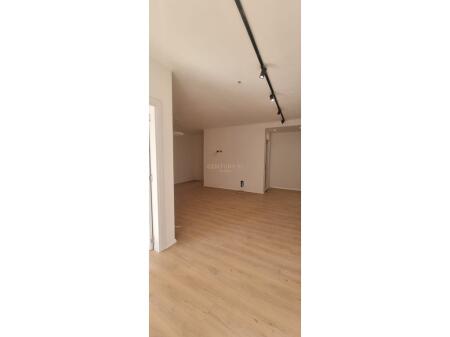 Jepet me qira apartament bosh per banim/zyre.