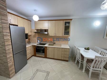 Jepet apartament 1+1 i konvertuar ne 2+1,Liqen i Thate rruga peti
