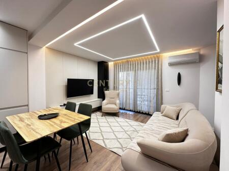 Jepet me qera apartment luxoz 2+ 1 te Bulevardit Zogu 1