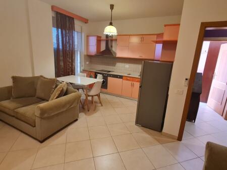 Apartament Me qira 2+1 Te Rr. Kavajes pranë Kishës Katolike
