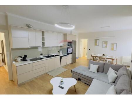 APARTAMENT 1+1 PLUS P.PARKIMI ME QERA TE RRUGA E KOSOVAREVE!