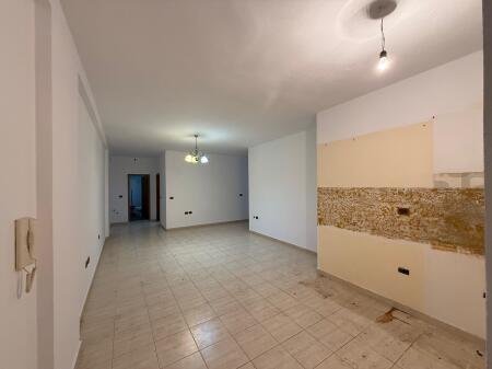 Shitet apartment 3+ 1 te mbi Kalimi Komunes 175 000