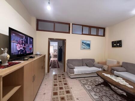 Shtëpi Private 1+1 me Qira – Vlorë 📍 Pranë Banka Tirana