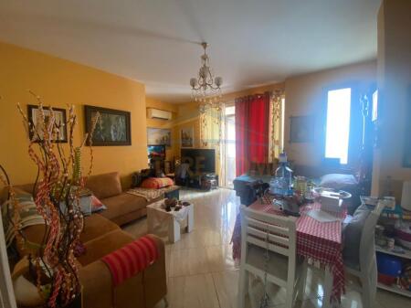 Shitet, Apartament 1+1, Ish Tregu Elektrik, Tiranë.