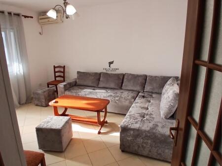 APARTAMENT ME QERA 2+1 SHKOLLA E BASHKUAR 45.000 LEKE