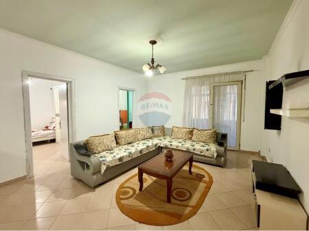 *Apartament 2+1 -per Qira- Pranë Restorant Freskut*