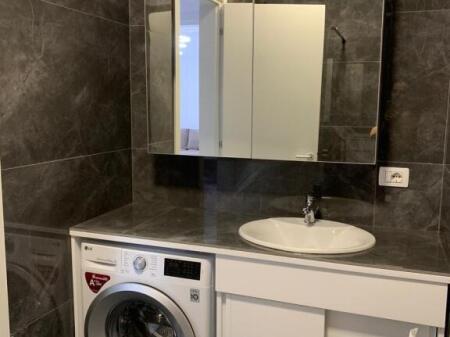Apartament 2+1 plus post parkimi me qira tek Liqeni i Thate.