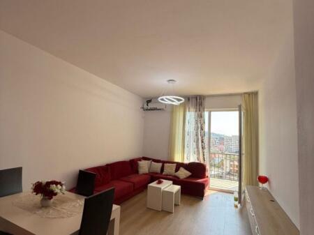 APARTAMENT ME QERA 1+1 YZBERISHT 450 EURO