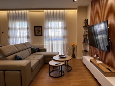 Apartament 2+1+2 me qira te Shkolla e Kuqe!