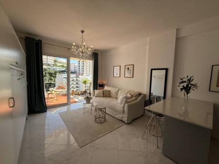 SARANDË, SHESIM STUDIO ME PAMJE NGA DETI