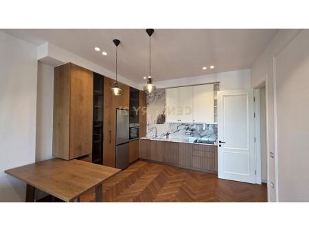 OFROHET  ME QIRA SUPER APARTAMENT 2+1+2+ POST PARKIMI,SQUARE 21