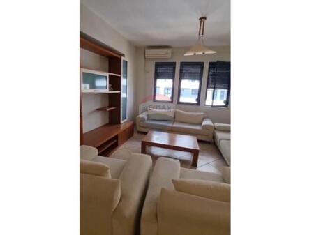 Apartament 2+1 me Qira – Rruga e Kavajës