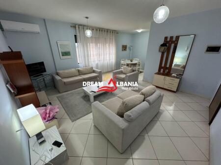 Jepet me qera Apartament 2+1+2 te Rruga e Barrikadave ne Tirane (42214965)