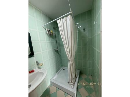 APARTAMENT 2+1+2 PER QIRA NE RRUGEN E BARRIKADAVE!