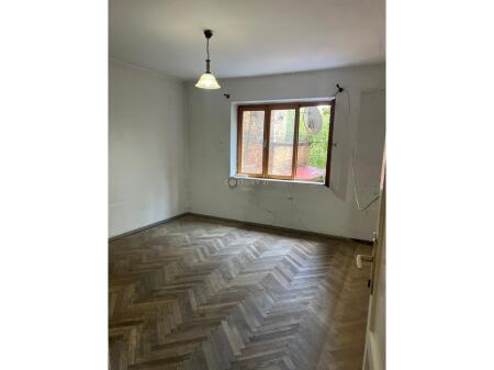 Shitet Apartament 2+1 pranë Shkollës “Kushtrimi i Lirisë” 126,000 €