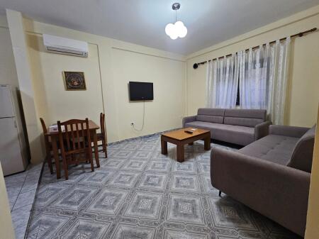 🏠 Apartament 2+1 me Qira – 5 Maji, pranë shkollës “Tirona Jonë”