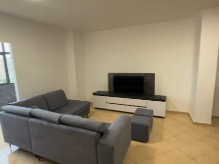 Jepet Apartament 1+1 ne Don Bosko prane Shkolles Vace Zela