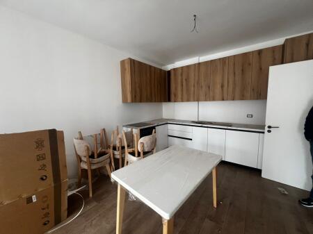 Apartament 2+1 me qera Kamez