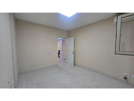 APARTAMENT 2+1 PER QIRA!