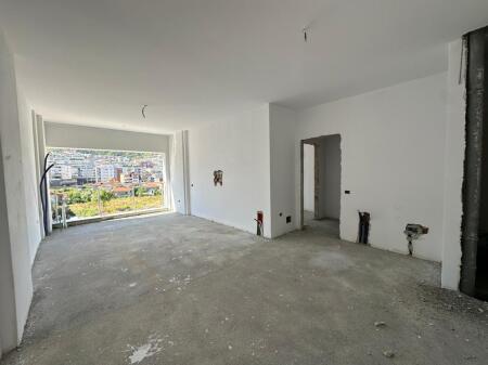 Apartament 1+1 per shitje tek Kika 2/Komuna e Parisit.