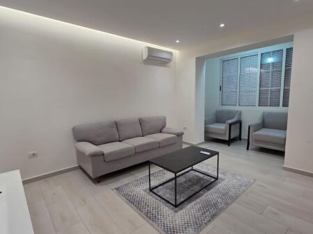 APARTAMENT 1+1 PER SHITJE PRANE SIRI KODRES !