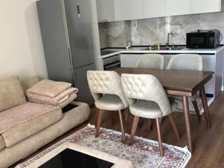 Jepet me qera apartament 1+1, Astir Teodor Keko
