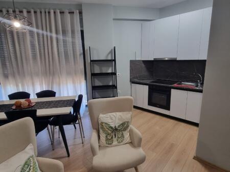 Jepet me Qira Apartament 2+1+1
