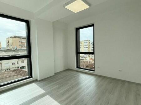 📍MYSLYM SHYRI - 🏡AMBIENTE UFFICIO IN AFFITTO !