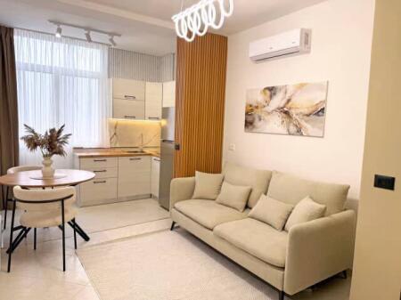 Shitet apartament 1+1 plazh durres