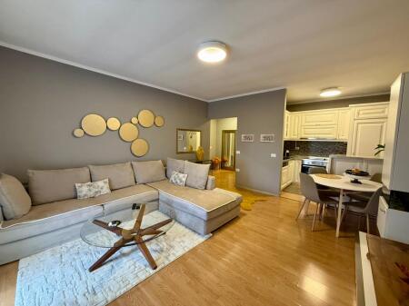For rent 1+1 Botanical Garden (near the mosque)