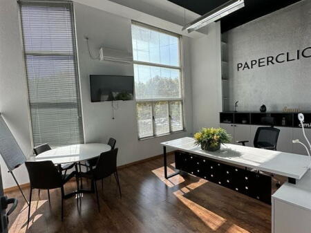 Zyre Me Qera Tek Myslym Shyri (ID BZ2713) Tirane