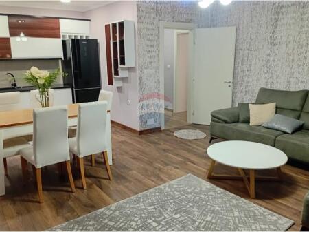 Apartament - Për Qira - Rruga Skënder Luarasi, Tiranë