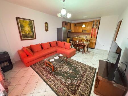 Jepet me qera Apartament 1+1  Adresa : Ish Parku Mbrapa Square 21  Kati 11  I mobiluar  Cmimi 400€  
