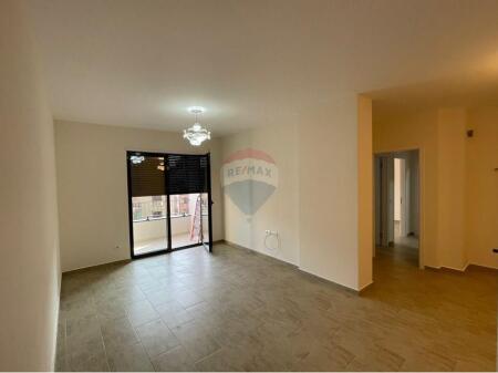 Jepet me qira ambjent per zyra , te Bulevardi i ri