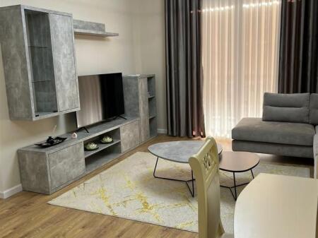 Japim me qira apartament 2+1+2 tualete – Rruga Gramoz Pashko, Tiranë