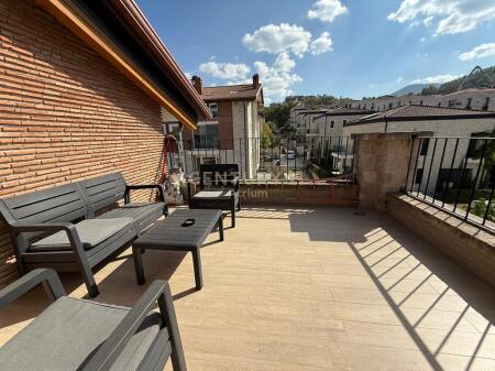 JEPET ME QIRA APARTAMENT 3+1+2+VERANDE+3 POSTE PARKIMI ! 2,000 € /Muaj