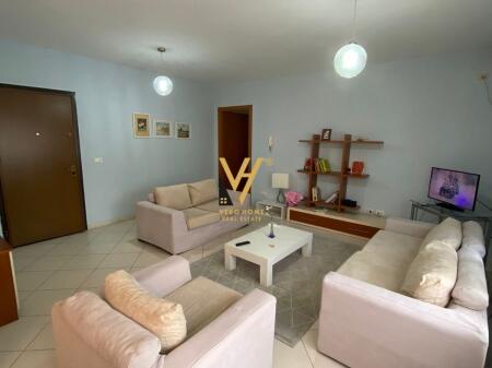 JEPET APARTAMENT 2+1+2 ME QIRA TE RRUGA BARRIKADAVE 70.000 LEKE