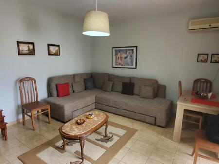 Shitet Apartament 1+1 te Xhamlliku – 990000 LEK