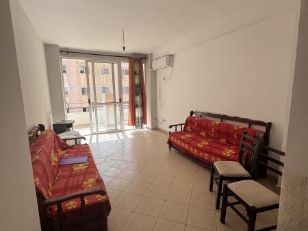 Apartament 2+2+ballkon Astir 350 euro