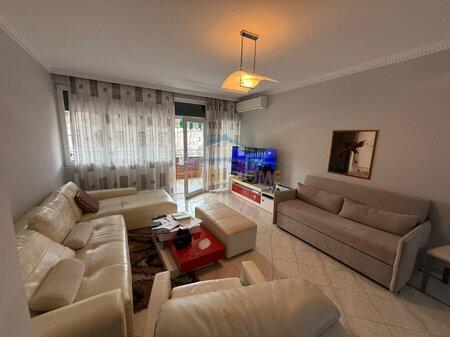 Shitet,Apartament 2+1+2+Depo,21 Dhjetori,Tiranë