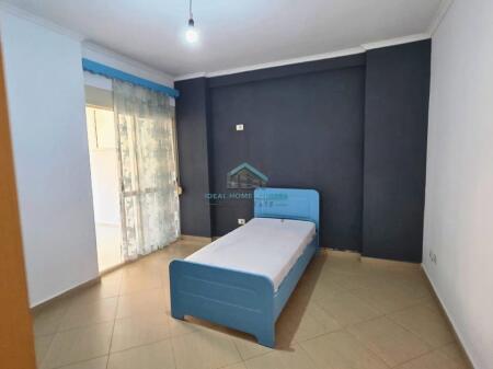 Apartament 2+1+2+Ballkon ne Shitje - Rruga e Cipajve, Vlore