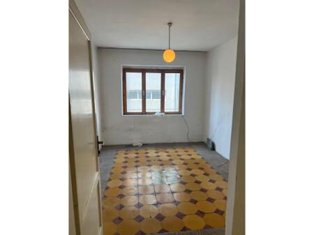 Shitet Apartament 2+1 pranë Shkollës “Kushtrimi i Lirisë”