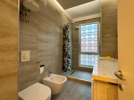 Jepet Me Qira Apartament 2+1 Prane UET