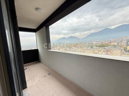 Apartament 2+1+2 per shitje te Shkolla e Bashkuar