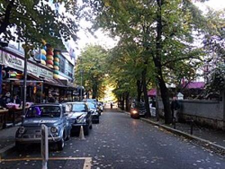 Locale ufficio in affitto nella zona di Blloku vicino all'Assemblea a Tirana(42611289)