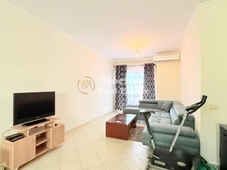 Qera, Apartament 2+1,Yzberisht , 500 euro/muaj